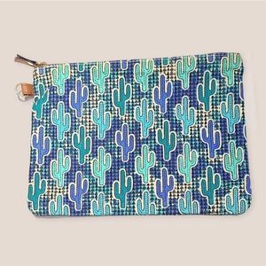 🌹2/$15 Cactus Print Green Blue Makeup Bag Medium